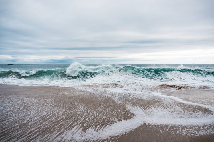 Bagaimana Laut Membuang Masa Kanak dan Remajamu?