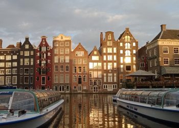 Menjajaki Belanda: Dekapan Mimpi yang Jadi Nyata