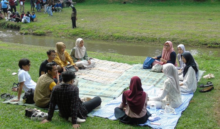 Peringati Hari Buku Nasional, Forum Buku Berjalan Adakan Temu Buku di Wisdom Park UGM Yogyakarta
