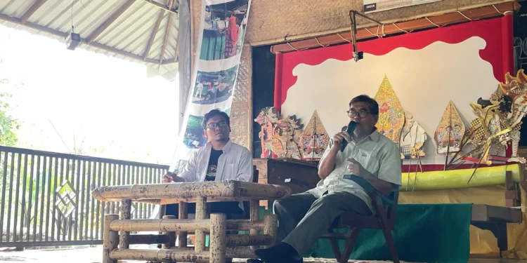 Siasat Bersama Wong Cilik dan Upaya Menginsafi Diri: Sebuah Perjamuan dengan Sindhunata